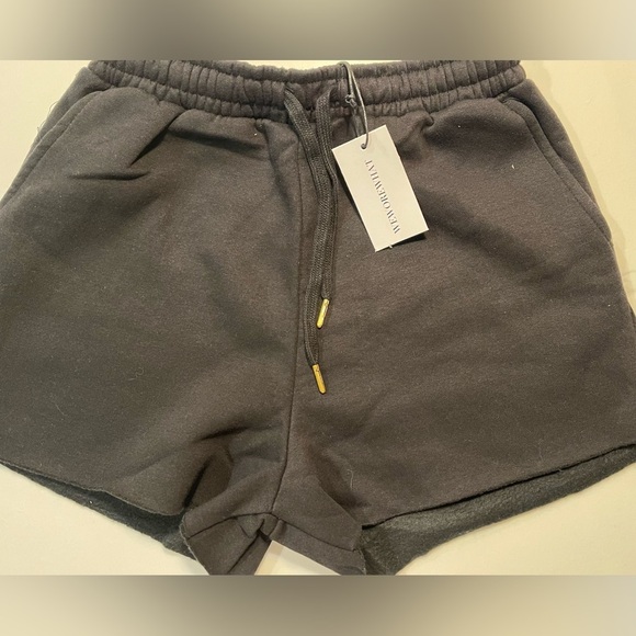 WeWoreWhat Pants - NWT We Wore What Pull on Sweat Shorts in Black - Small